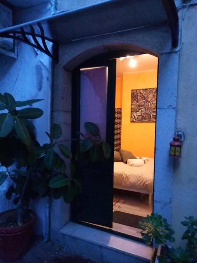 "Private Room" Stanza Privata With Private Bathroom - Shared Kitchen And Beautiful Terrace On Taormina Center Hostel Taormina Exteriör bild