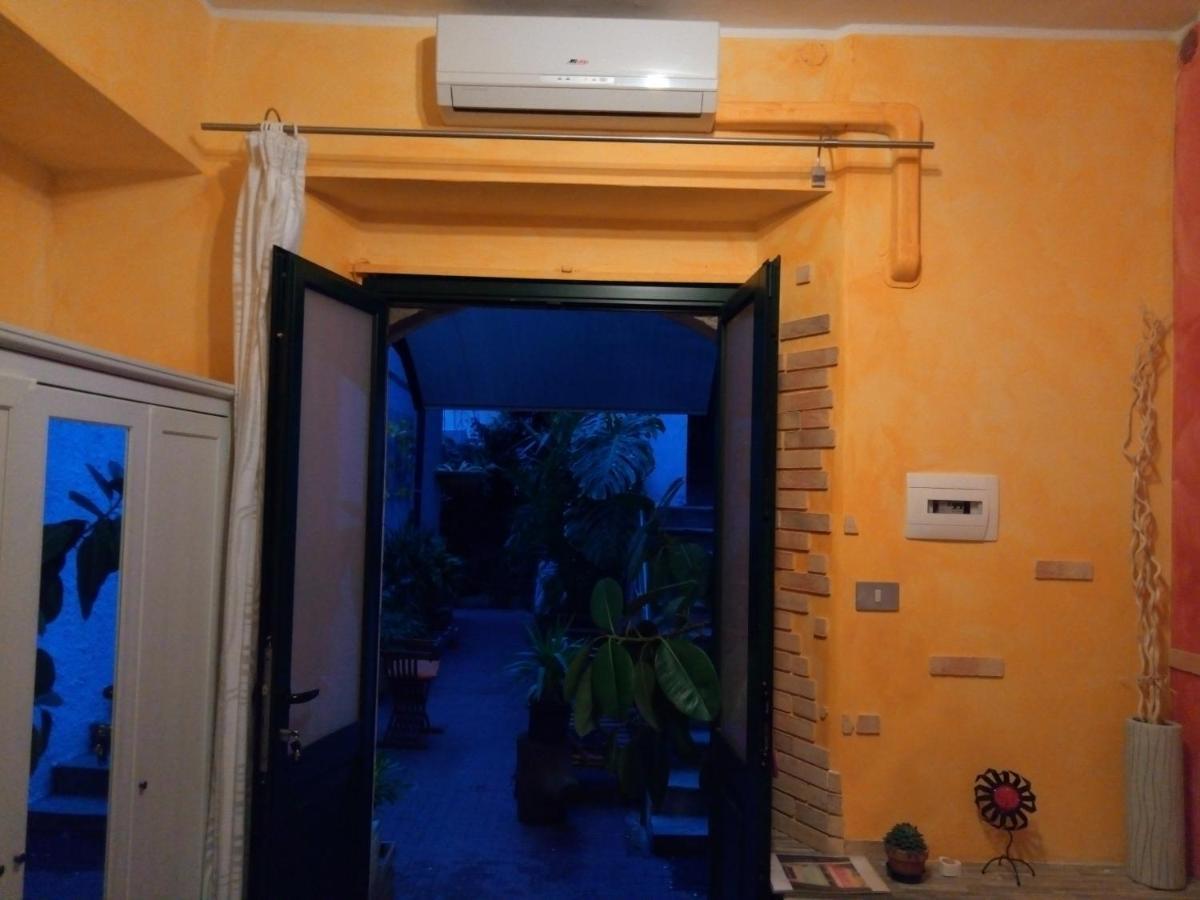 "Private Room" Stanza Privata With Private Bathroom - Shared Kitchen And Beautiful Terrace On Taormina Center Hostel Taormina Exteriör bild